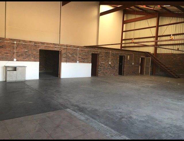 INDUSTRIAL PROPERTY TO RENT IN MAGNA VIA INDUSTRIAL